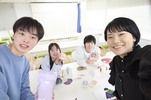 専門学校 日本デザイナー芸術学院 の特長 1