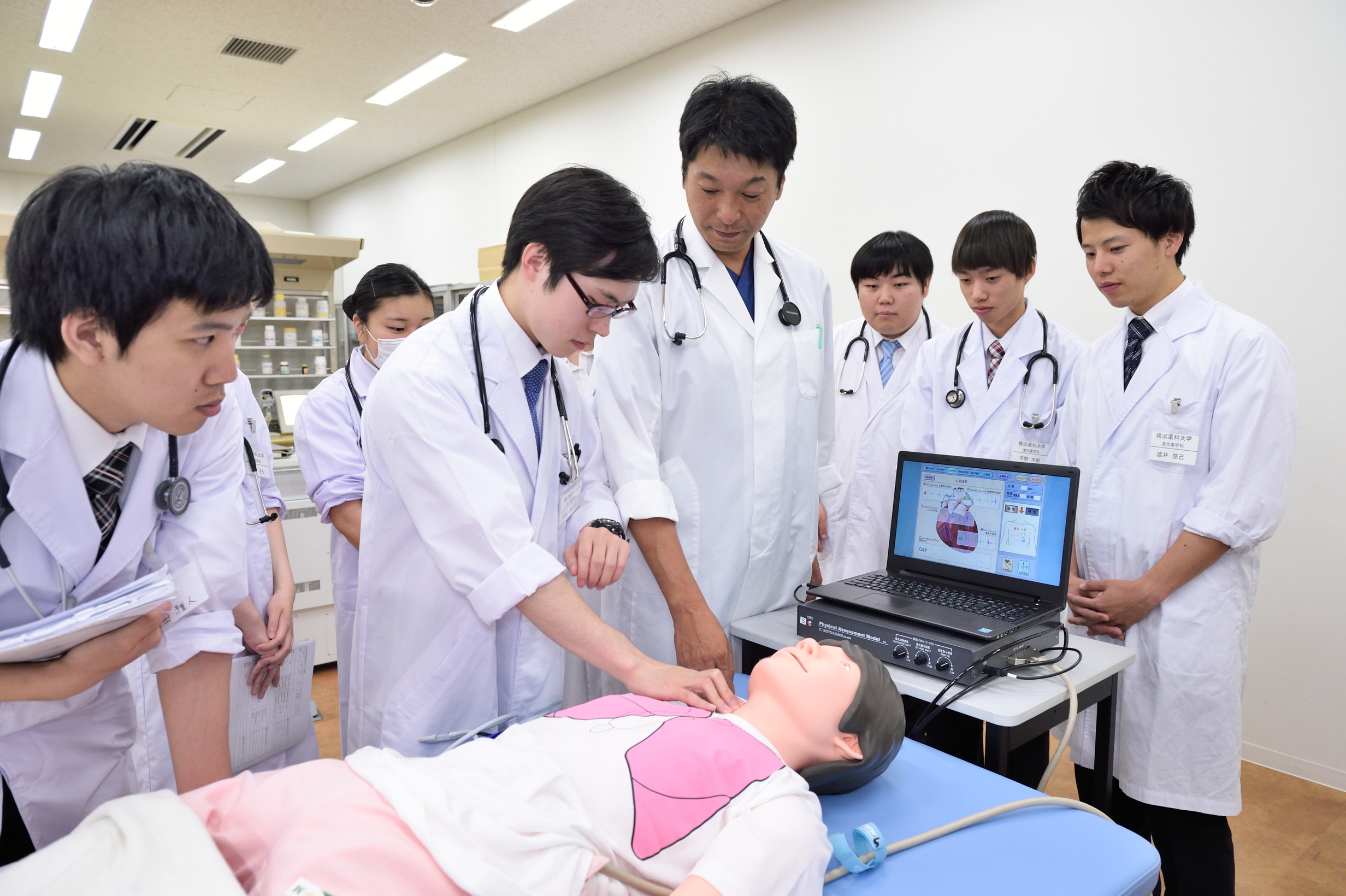 横浜薬科大学 の特長 2